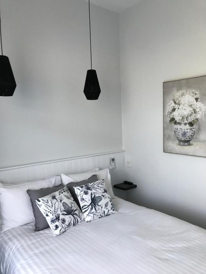 Myrtleford Hotel ภายนอก รูปภาพ