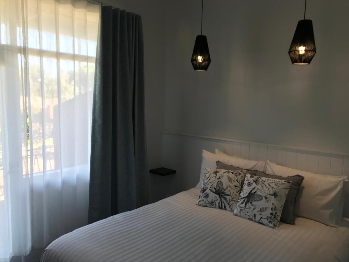 Myrtleford Hotel ภายนอก รูปภาพ