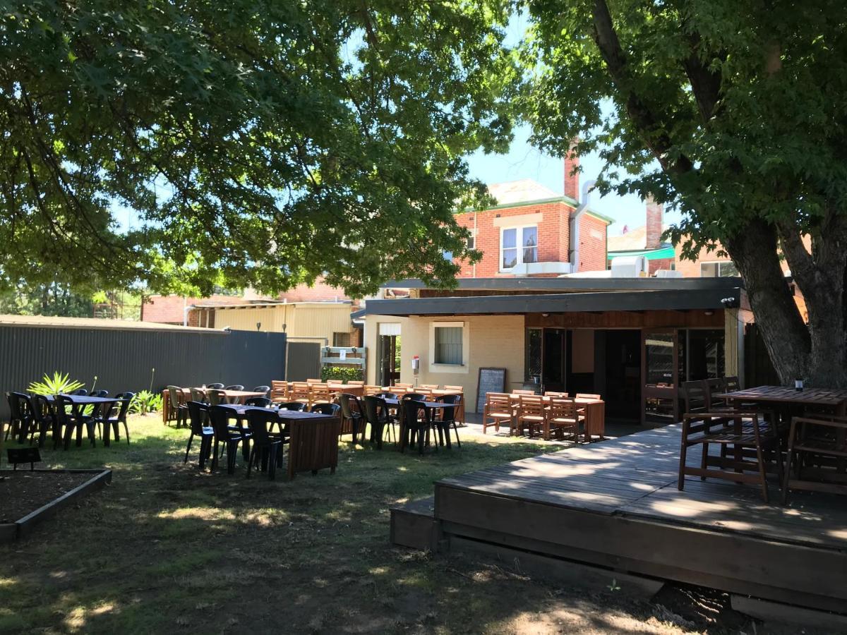 Myrtleford Hotel ภายนอก รูปภาพ
