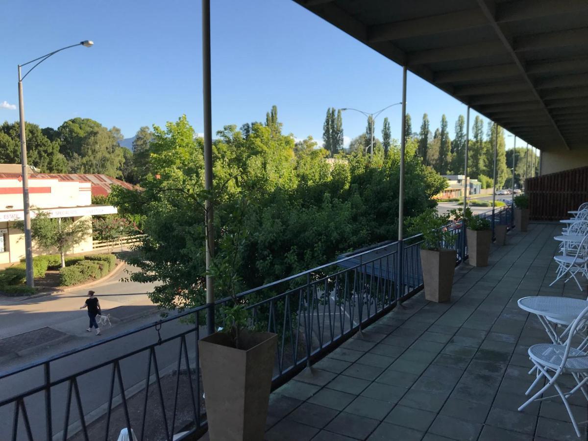 Myrtleford Hotel ภายนอก รูปภาพ