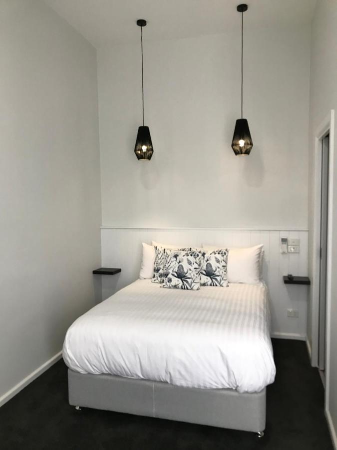 Myrtleford Hotel ภายนอก รูปภาพ