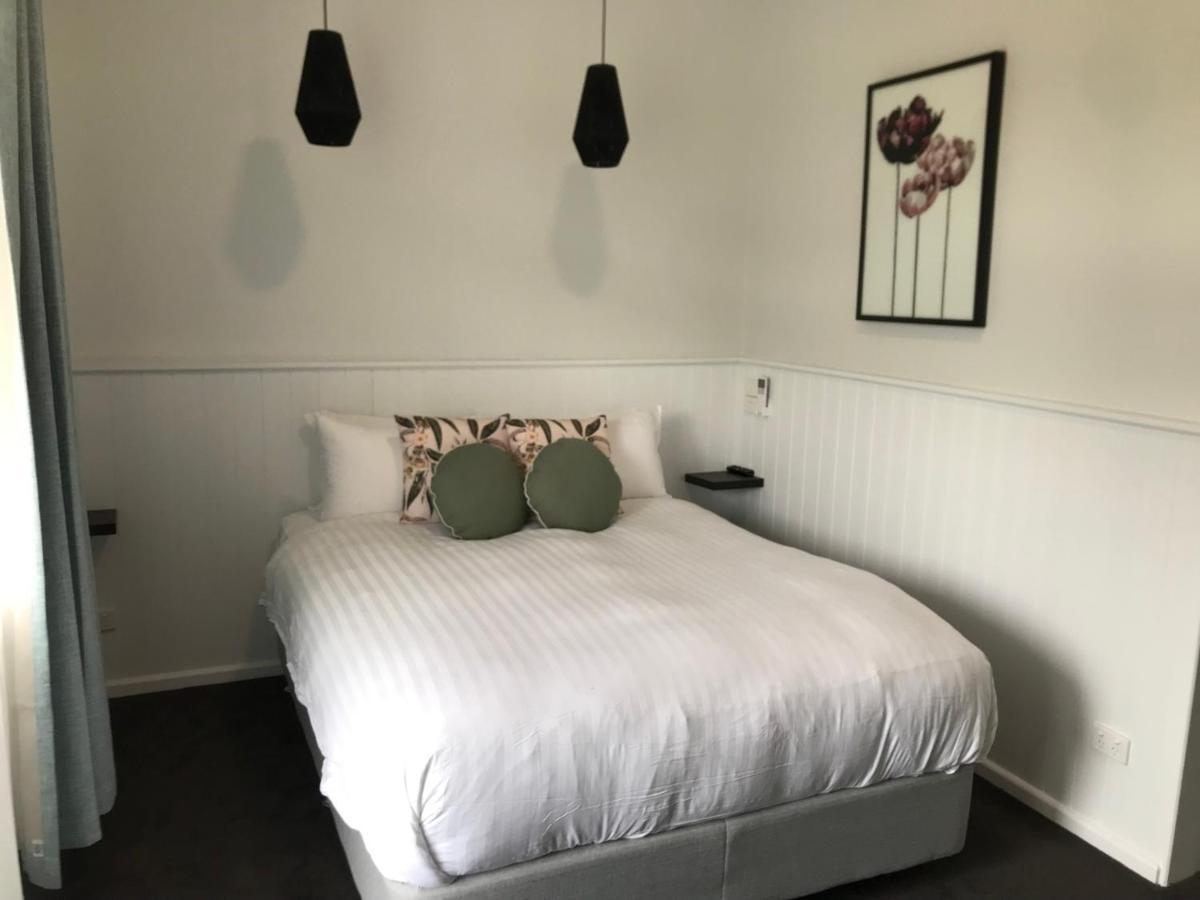 Myrtleford Hotel ภายนอก รูปภาพ