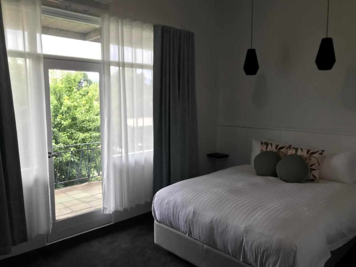 Myrtleford Hotel ภายนอก รูปภาพ