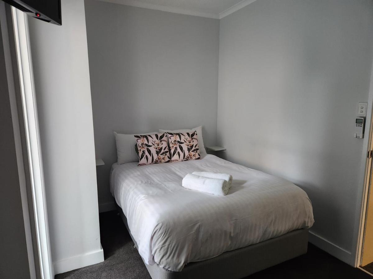 Myrtleford Hotel ภายนอก รูปภาพ