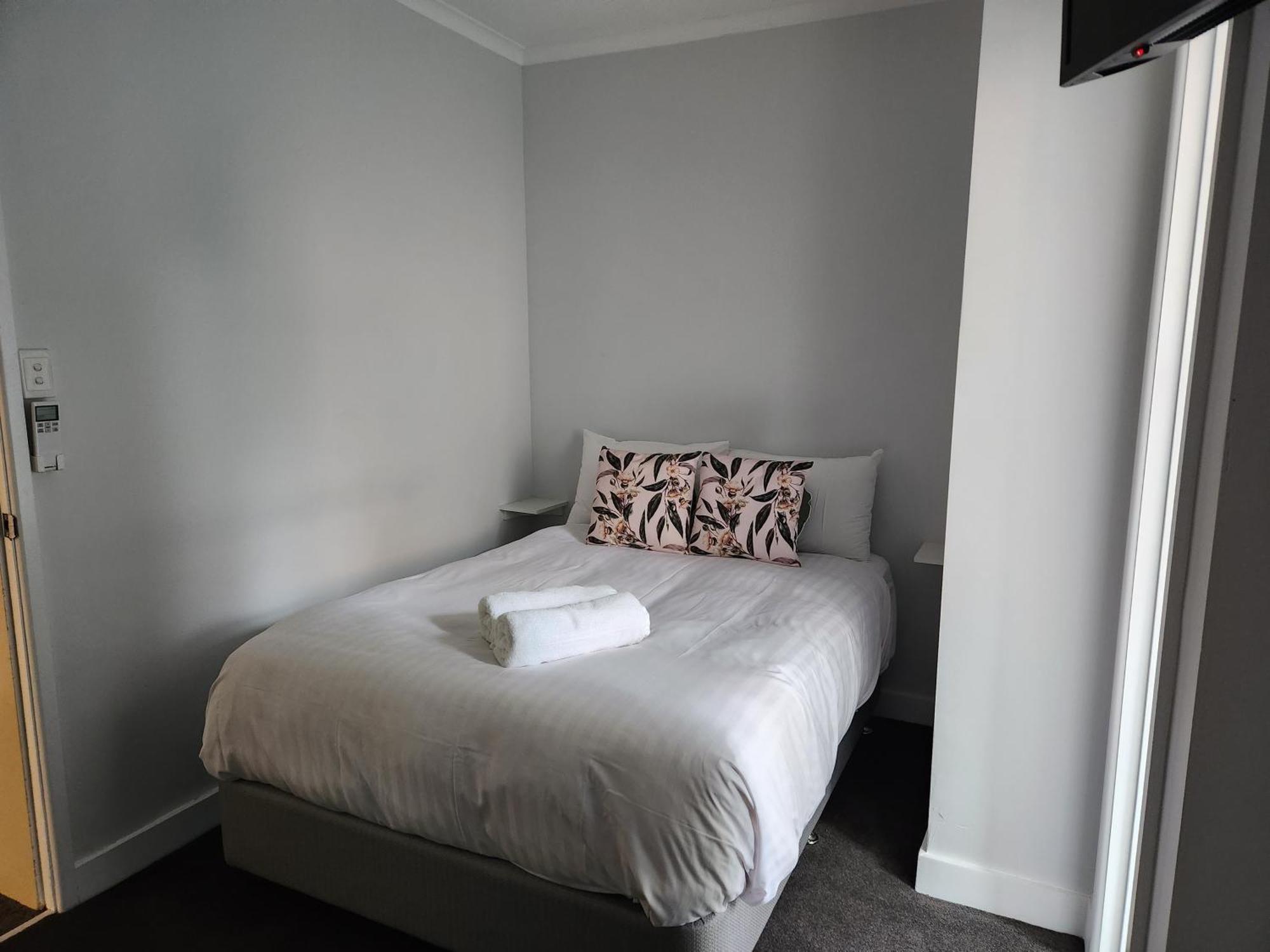 Myrtleford Hotel ภายนอก รูปภาพ