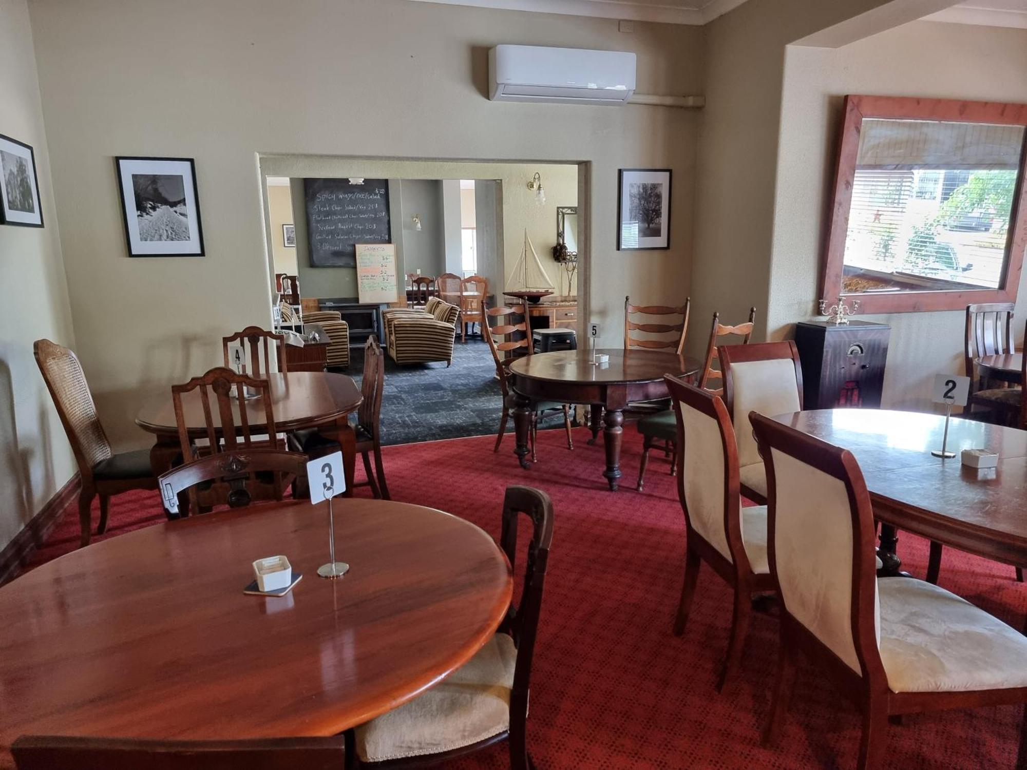 Myrtleford Hotel ภายนอก รูปภาพ